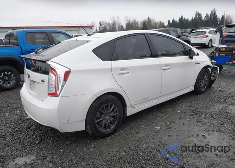 2013 Toyota Prius Three z USA, uszkodzony, nr VIN JTDKN3DU1D5604738